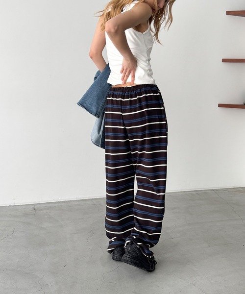 CANAL JEAN（キャナルジーン）の「Lakey Park　ボーダーイージーパンツ（その他パンツ・レディース・チャコールグレー/アイボリー・ONE SIZE）」の5枚目の写真