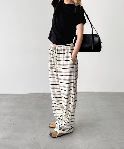 CANAL JEAN（キャナルジーン）の「Lakey Park　ボーダーイージーパンツ（その他パンツ・レディース・チャコールグレー/アイボリー・ONE SIZE）」の7枚目の写真