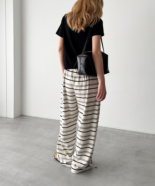 CANAL JEAN（キャナルジーン）の「Lakey Park　ボーダーイージーパンツ（その他パンツ・レディース・チャコールグレー/アイボリー・ONE SIZE）」の9枚目の写真