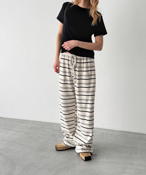 CANAL JEAN（キャナルジーン）の「Lakey Park　ボーダーイージーパンツ（その他パンツ・レディース・チャコールグレー/アイボリー・ONE SIZE）」の10枚目の写真