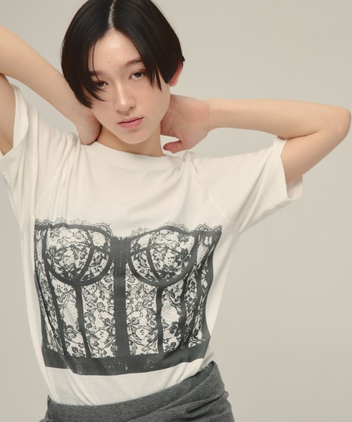 eL（エル）の「【eL】Bustier Print TEE/668742（Tシャツ/カットソー・レディース・ブラック系その他/ホワイト系その他・FREE）」の8枚目の写真