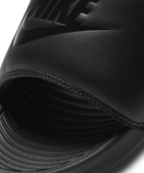 NIKE(ナイキ)の「ナイキ NIKE ナイキ ビクトリー ワン スライド(サンダル・レディース・ブラック×ブラック・23.0cm/24.0cm/25.0cm/26.0cm)」の2枚目の写真