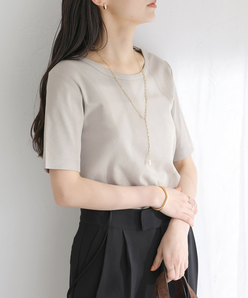 La TOTALITE(ラトータリテ)の「【洗える】接触冷感クルーネックカットソー(Tシャツ/カットソー・レディース・チャコールグレー/キャメル/ホワイト・FREE)」の1枚目の写真