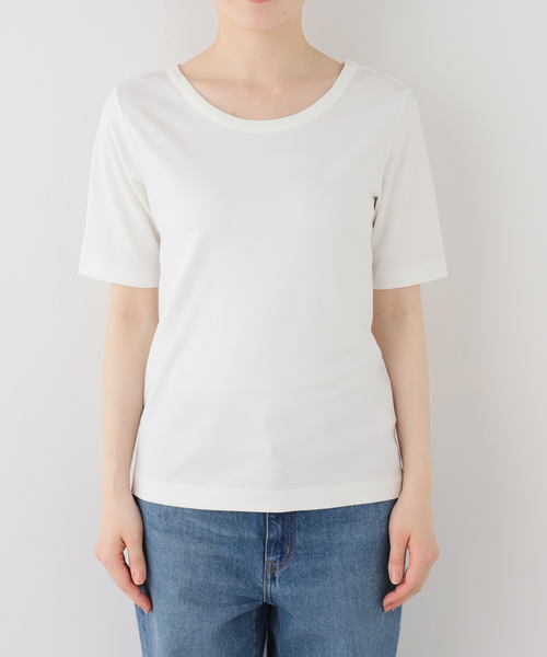 La TOTALITE(ラトータリテ)の「【洗える】接触冷感クルーネックカットソー(Tシャツ/カットソー・レディース・チャコールグレー/キャメル/ホワイト・FREE)」の4枚目の写真