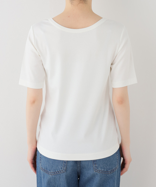 La TOTALITE(ラトータリテ)の「【洗える】接触冷感クルーネックカットソー(Tシャツ/カットソー・レディース・チャコールグレー/キャメル/ホワイト・FREE)」の6枚目の写真