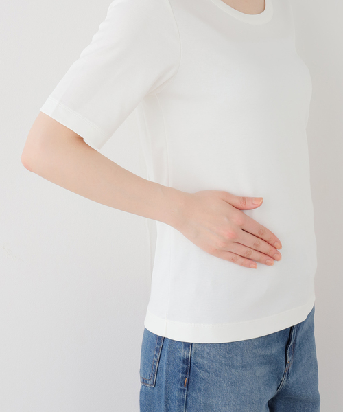 La TOTALITE(ラトータリテ)の「【洗える】接触冷感クルーネックカットソー(Tシャツ/カットソー・レディース・チャコールグレー/キャメル/ホワイト・FREE)」の7枚目の写真