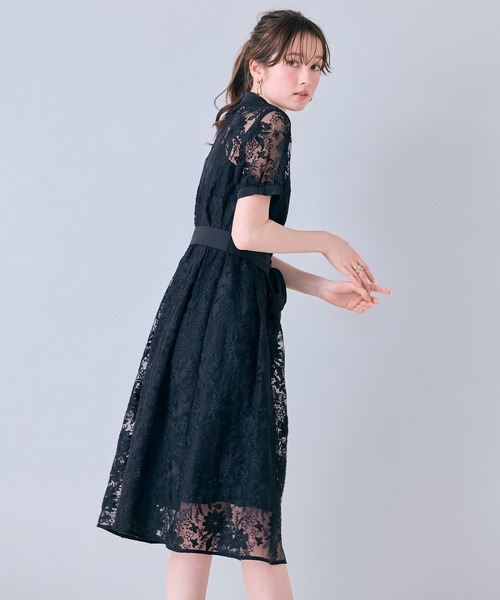 Audie a Muses(オーディアミューズ)の「刺繍レースシャツワンピース(ワンピース・レディース・オフホワイト/ブラック・38/40/42)」の14枚目の写真