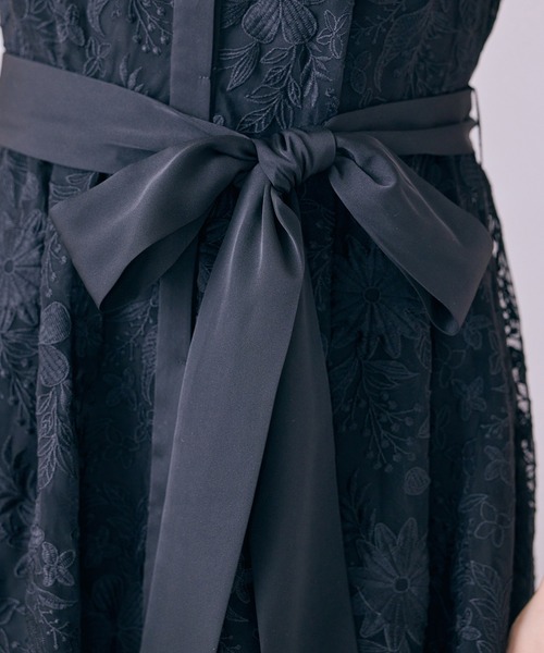Audie a Muses(オーディアミューズ)の「刺繍レースシャツワンピース(ワンピース・レディース・オフホワイト/ブラック・38/40/42)」の18枚目の写真