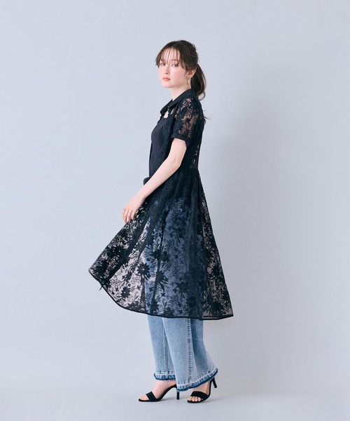 Audie a Muses(オーディアミューズ)の「刺繍レースシャツワンピース(ワンピース・レディース・オフホワイト/ブラック・38/40/42)」の3枚目の写真