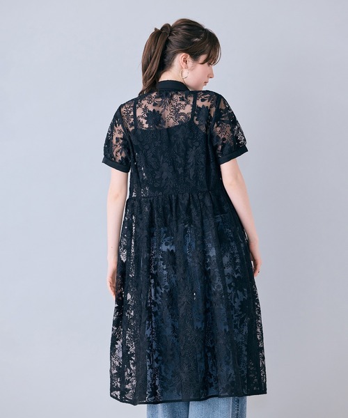 Audie a Muses(オーディアミューズ)の「刺繍レースシャツワンピース(ワンピース・レディース・オフホワイト/ブラック・38/40/42)」の6枚目の写真
