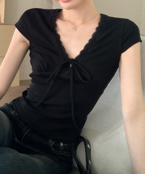 NANEA(ナネア)の「フロントリボン レースVネックタイトTシャツ(Tシャツ/カットソー・レディース・ブラック/ホワイト・MEDIUM)」の13枚目の写真