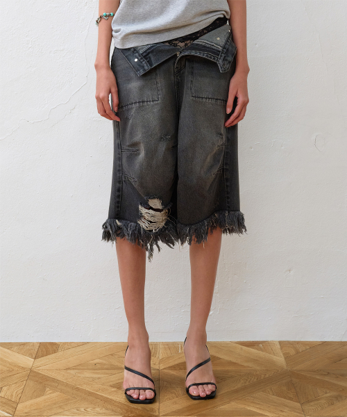 THEVINYLHOUSE(ザバイニルハウス)の「DESTROYED DENIM SHORTS BLACK(その他パンツ・メンズ・その他・SMALL/MEDIUM/LARGE)」の2枚目の写真