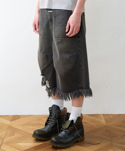 THEVINYLHOUSE(ザバイニルハウス)の「DESTROYED DENIM SHORTS BLACK(その他パンツ・メンズ・その他・SMALL/MEDIUM/LARGE)」の3枚目の写真