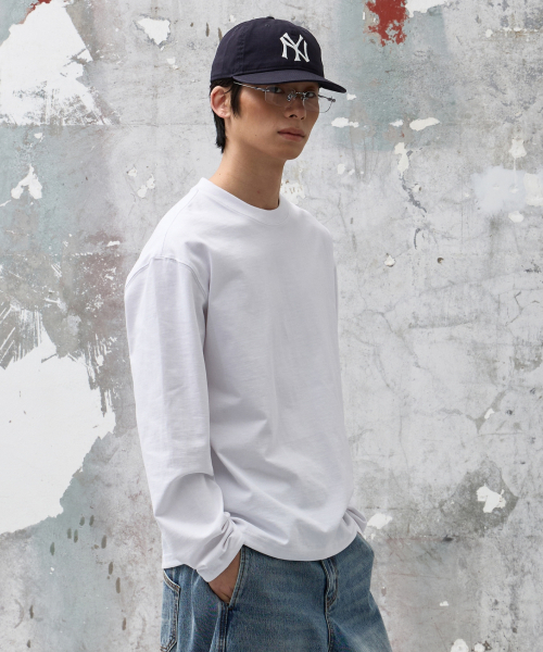 AGOD（エージーオーディー）の「バックインシジョンクロップロングスリーブ[ホワイト]（Tシャツ/カットソー・レディース・その他・SMALL/MEDIUM/LARGE）」の2枚目の写真