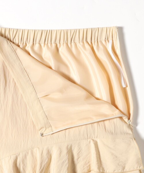 Ray BEAMS(レイビームス)の「【8/6 再値下げ】アシンメトリー ラッフル スカート(スカート・レディース・ブラック/クリーム・1/0)」の12枚目の写真