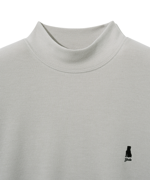 YALE(イェール)の「コンフォータブルモックネック長袖Tシャツグレージュ(Tシャツ/カットソー・レディース・その他・SMALL/X-SMALL/MEDIUM)」の6枚目の写真
