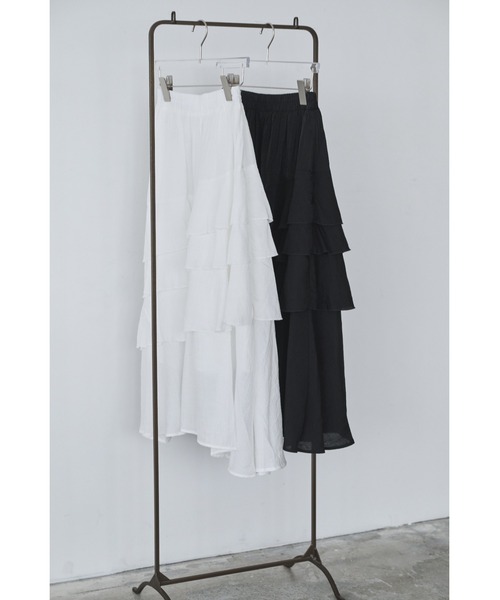 Anclear oui(アンクリアウィ)の「フリルロングSK(スカート・レディース・White/Black・F)」の6枚目の写真