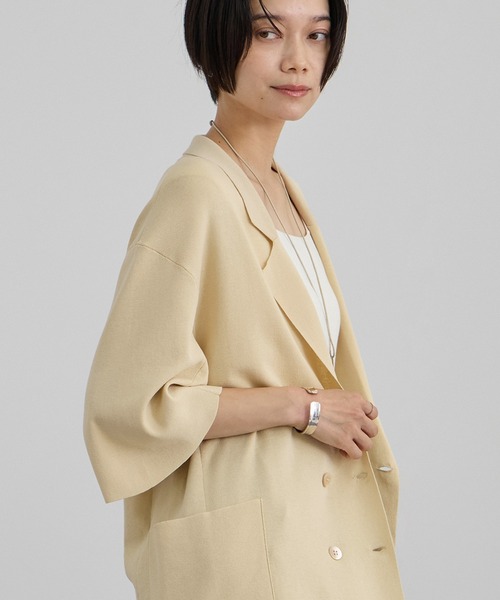 SALON adam et rope'(サロン アダム エ ロペ)の「クールニットハーフスリーブジャケット(テーラードジャケット・レディース・ブラック/キナリ・FREE)」の5枚目の写真