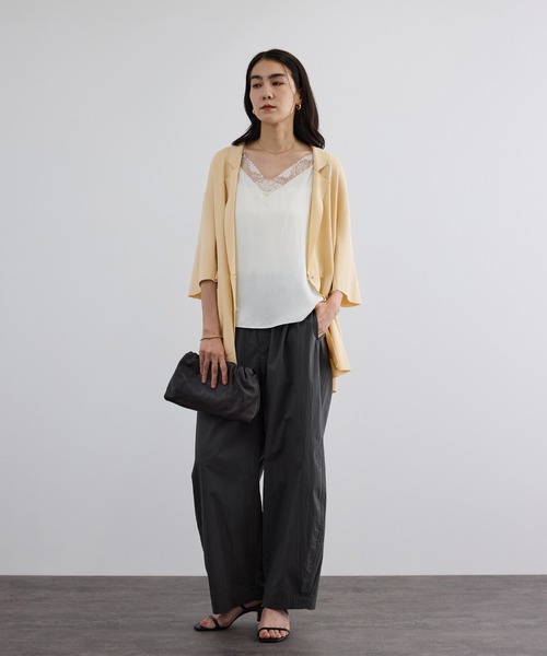 SALON adam et rope'(サロン アダム エ ロペ)の「クールニットハーフスリーブジャケット(テーラードジャケット・レディース・ブラック/キナリ・FREE)」の11枚目の写真