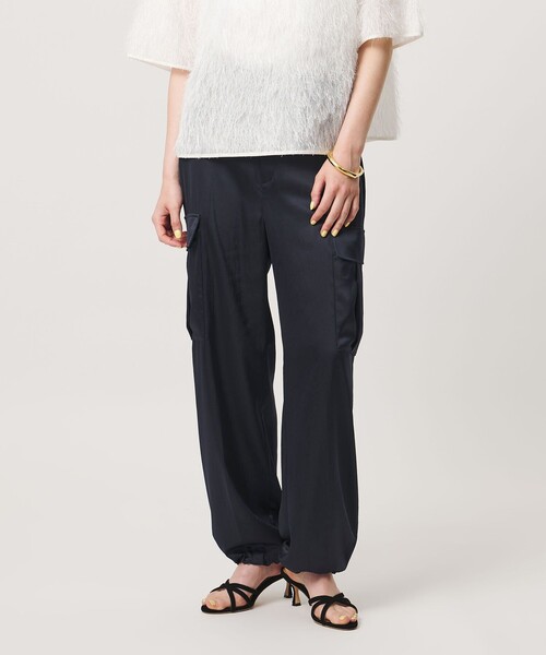UNITED ARROWS（ユナイテッドアローズ）の「サテン クリーン ポケット パンツ ‐ウォッシャブル‐（カーゴパンツ・レディース・オリーブ/ネイビー・36/38/34）」の19枚目の写真