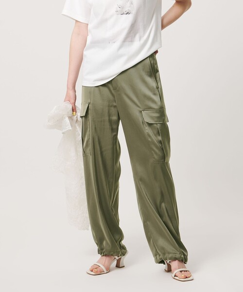 UNITED ARROWS（ユナイテッドアローズ）の「サテン クリーン ポケット パンツ ‐ウォッシャブル‐（カーゴパンツ・レディース・オリーブ/ネイビー・36/38/34）」の21枚目の写真