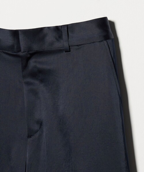 UNITED ARROWS（ユナイテッドアローズ）の「サテン クリーン ポケット パンツ ‐ウォッシャブル‐（カーゴパンツ・レディース・オリーブ/ネイビー・36/38/34）」の14枚目の写真