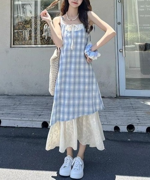 AMAJI(アマジ)の「レース切替ロング丈キャミソールワンピース(ワンピース・レディース・ブルー/レッド・SMALL/MEDIUM/LARGE/X-LARGE)」の4枚目の写真