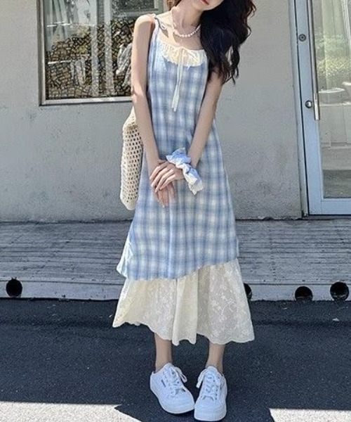AMAJI(アマジ)の「レース切替ロング丈キャミソールワンピース(ワンピース・レディース・ブルー/レッド・SMALL/MEDIUM/LARGE/X-LARGE)」の5枚目の写真