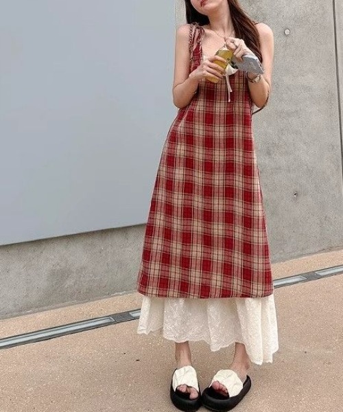 AMAJI(アマジ)の「レース切替ロング丈キャミソールワンピース(ワンピース・レディース・ブルー/レッド・SMALL/MEDIUM/LARGE/X-LARGE)」の6枚目の写真