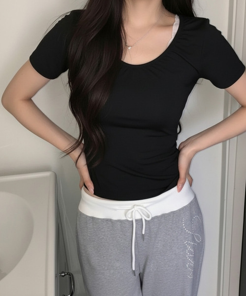VIVID LADY(ビビッドレディー)の「ギャザーVネック 半袖トップス(Tシャツ/カットソー・レディース・ブラック/チャコールグレー/パープル/ピンク/ホワイト・FREE)」の3枚目の写真