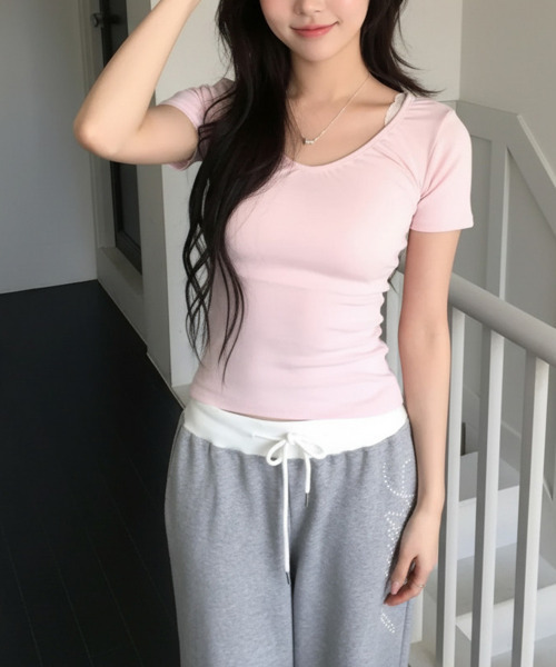 VIVID LADY(ビビッドレディー)の「ギャザーVネック 半袖トップス(Tシャツ/カットソー・レディース・ブラック/チャコールグレー/パープル/ピンク/ホワイト・FREE)」の16枚目の写真