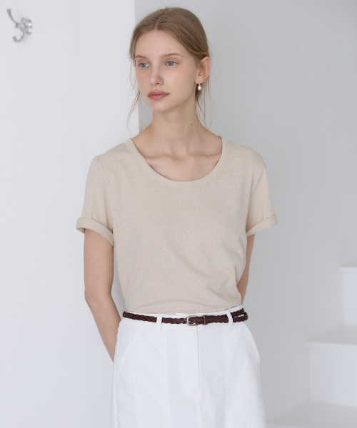 OURHOPE(アワーホープ)の「リネンロゴUネックTシャツ - Linen(Tシャツ/カットソー・レディース・ホワイト・ONE)」の1枚目の写真