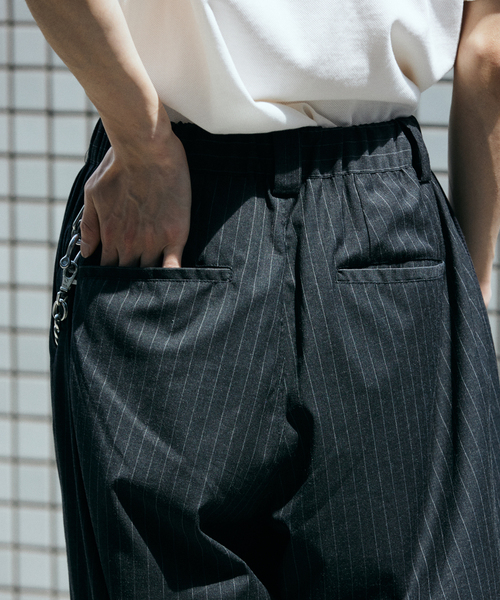 JOURNAL STANDARD（ジャーナルスタンダード）の「TRモダン ワイド スラックス（スラックス・メンズ・ブラック/グレー/スミクロ/ブラック系その他・SMALL/MEDIUM/LARGE）」の16枚目の写真