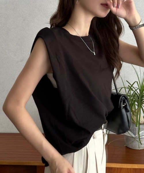 Eclat one(エクラワン)の「【Eclat one】接触冷感 クルーネック ボックス スリーブレス Tシャツ(Tシャツ/カットソー・レディース・ホワイト/ブラック/ブラウン・FREE)」の2枚目の写真