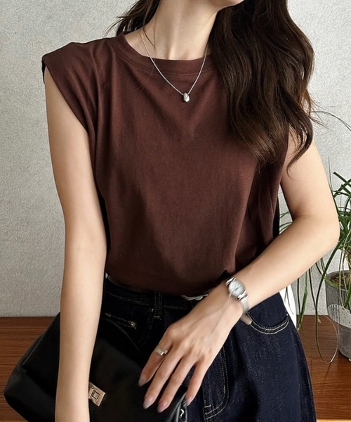 Eclat one(エクラワン)の「【Eclat one】接触冷感 クルーネック ボックス スリーブレス Tシャツ(Tシャツ/カットソー・レディース・ホワイト/ブラック/ブラウン・FREE)」の4枚目の写真