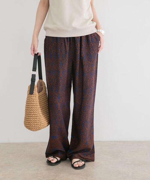 ITEMS URBANRESEARCH(アイテムズ アーバンリサーチ)の「プリントイージーパンツ(その他パンツ・レディース・グレー/オレンジ/グリーン/オフホワイト/ブラウン・FREE)」の3枚目の写真