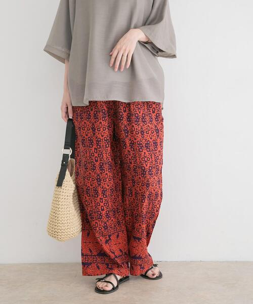 ITEMS URBANRESEARCH(アイテムズ アーバンリサーチ)の「プリントイージーパンツ(その他パンツ・レディース・グレー/オレンジ/グリーン/オフホワイト/ブラウン・FREE)」の5枚目の写真