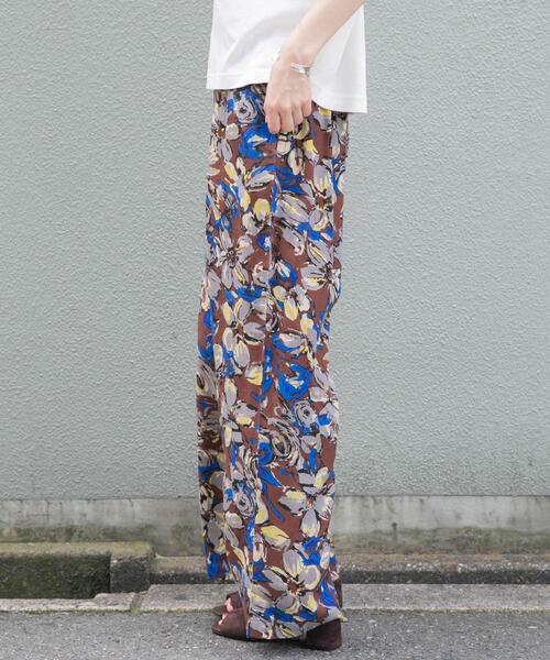 ITEMS URBANRESEARCH(アイテムズ アーバンリサーチ)の「プリントイージーパンツ(その他パンツ・レディース・グレー/オレンジ/グリーン/オフホワイト/ブラウン・FREE)」の6枚目の写真