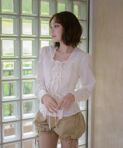 M DOLLY(エムドリー)の「Ribbon celine blouse / リボンセリーヌブラウス(シャツ/ブラウス・レディース・ブラック/ホワイト・FREE)」の11枚目の写真