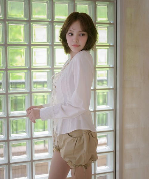 M DOLLY(エムドリー)の「Ribbon celine blouse / リボンセリーヌブラウス(シャツ/ブラウス・レディース・ブラック/ホワイト・FREE)」の14枚目の写真