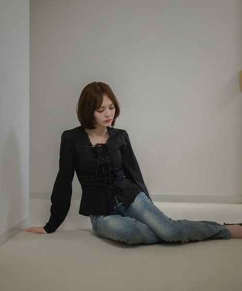 M DOLLY(エムドリー)の「Ribbon celine blouse / リボンセリーヌブラウス(シャツ/ブラウス・レディース・ブラック/ホワイト・FREE)」の17枚目の写真