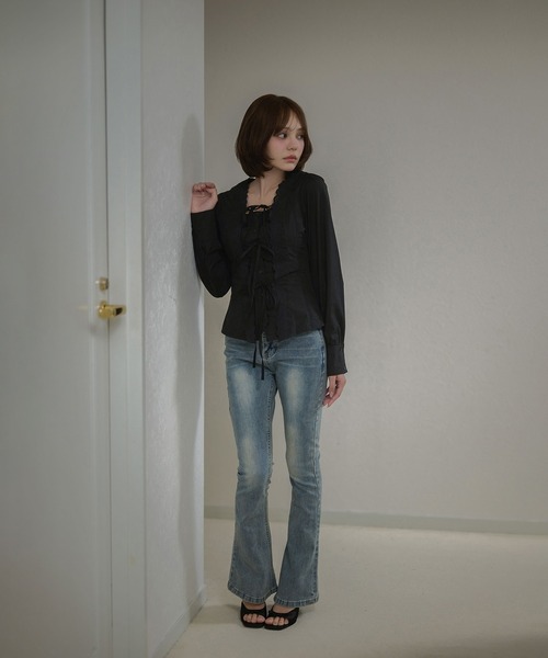 M DOLLY(エムドリー)の「Ribbon celine blouse / リボンセリーヌブラウス(シャツ/ブラウス・レディース・ブラック/ホワイト・FREE)」の5枚目の写真