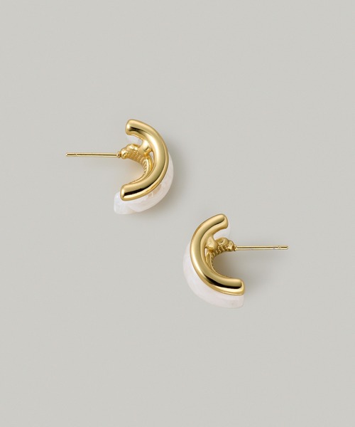 Jolie Toujours(ジョリトゥジュール)の「【汗や水に強い】〈ステンレス〉マーブルラインピアス(ピアス(両耳用)・レディース・ホワイト/ブラウン・FREE)」の4枚目の写真