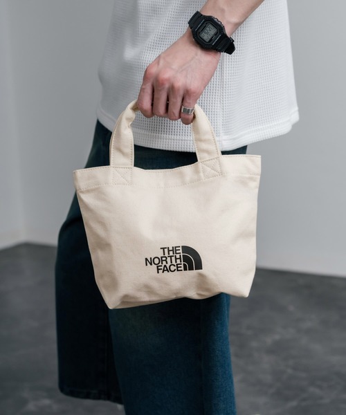 THE NORTH FACE（ザノースフェイス）の「THE NORTH FACE LOGO COTTON BAG S ミニトートロゴハンドバッグ（ハンドバッグ・メンズ・クリーム/ブラック/ダークオレンジ/ターコイズブルー・FREE）」の2枚目の写真
