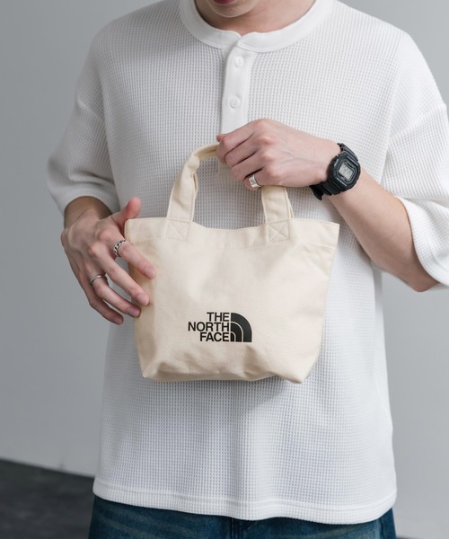 THE NORTH FACE（ザノースフェイス）の「THE NORTH FACE LOGO COTTON BAG S ミニトートロゴハンドバッグ（ハンドバッグ・メンズ・クリーム/ブラック/ダークオレンジ/ターコイズブルー・FREE）」の10枚目の写真
