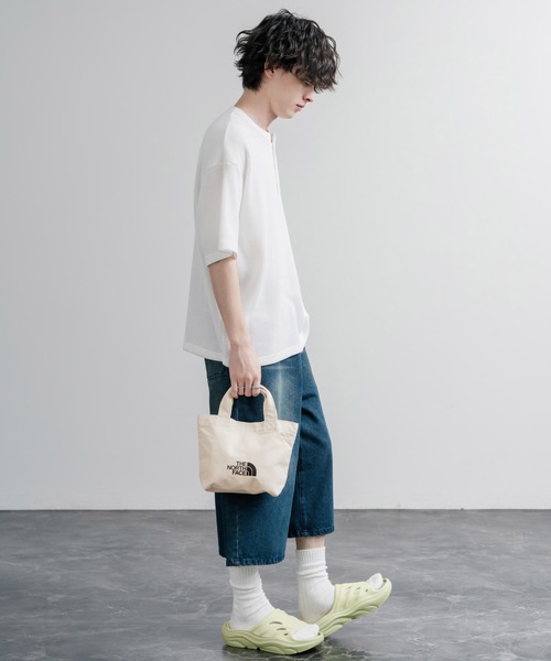 THE NORTH FACE（ザノースフェイス）の「THE NORTH FACE LOGO COTTON BAG S ミニトートロゴハンドバッグ（ハンドバッグ・メンズ・クリーム/ブラック/ダークオレンジ/ターコイズブルー・FREE）」の13枚目の写真