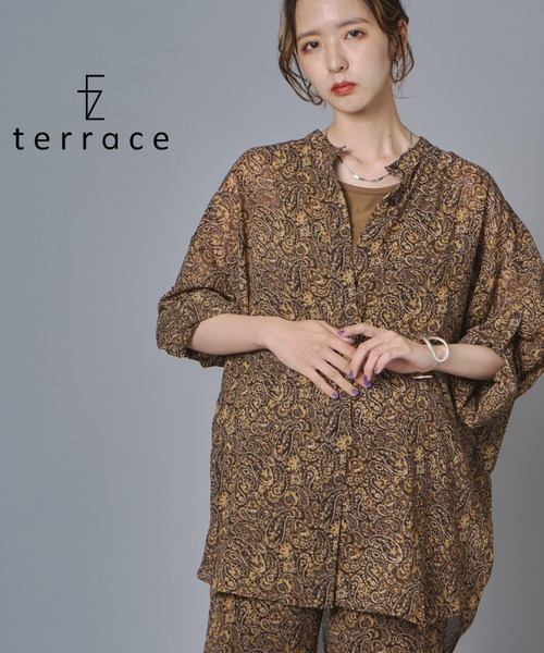 terrace（テラス）の「アソート柄ロールアッププリントシャツ（シャツ/ブラウス・レディース・オフホワイト/アッシュブラウン/ブラック/レッド・FREE）」の4枚目の写真