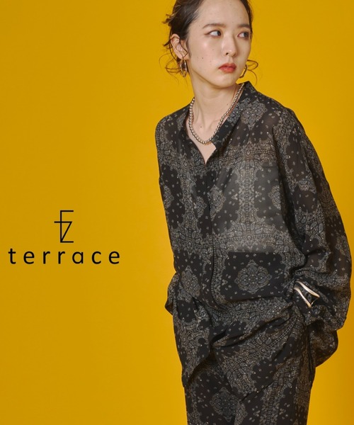 terrace（テラス）の「アソート柄ロールアッププリントシャツ（シャツ/ブラウス・レディース・オフホワイト/アッシュブラウン/ブラック/レッド・FREE）」の3枚目の写真