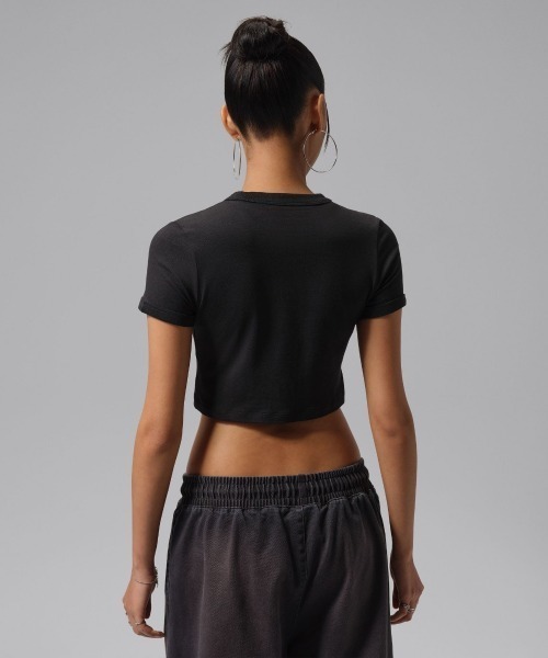 JORDAN BRAND(ジョーダンブランド)の「JORDAN BRAND Ringer T-Shirt(ジョーダンブランド ウィメンズ リンガー Tシャツ)(Tシャツ/カットソー・レディース・ブラック系/ホワイト系・X-SMALL/SMALL/MEDIUM/LARGE)」の6枚目の写真