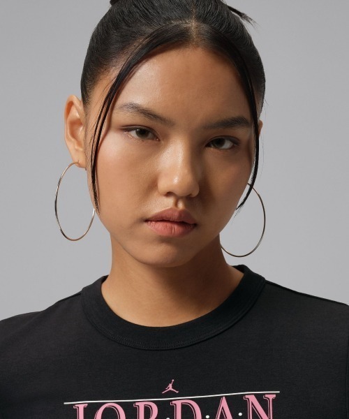 JORDAN BRAND(ジョーダンブランド)の「JORDAN BRAND Ringer T-Shirt(ジョーダンブランド ウィメンズ リンガー Tシャツ)(Tシャツ/カットソー・レディース・ブラック系/ホワイト系・X-SMALL/SMALL/MEDIUM/LARGE)」の7枚目の写真